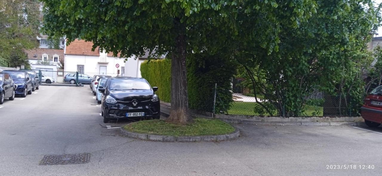 Le Phenix A Internet Haut Debit & Parking Dijon Exterior photo
