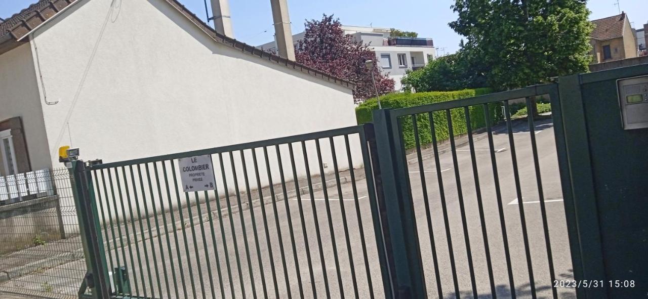Le Phenix A Internet Haut Debit & Parking Dijon Exterior photo